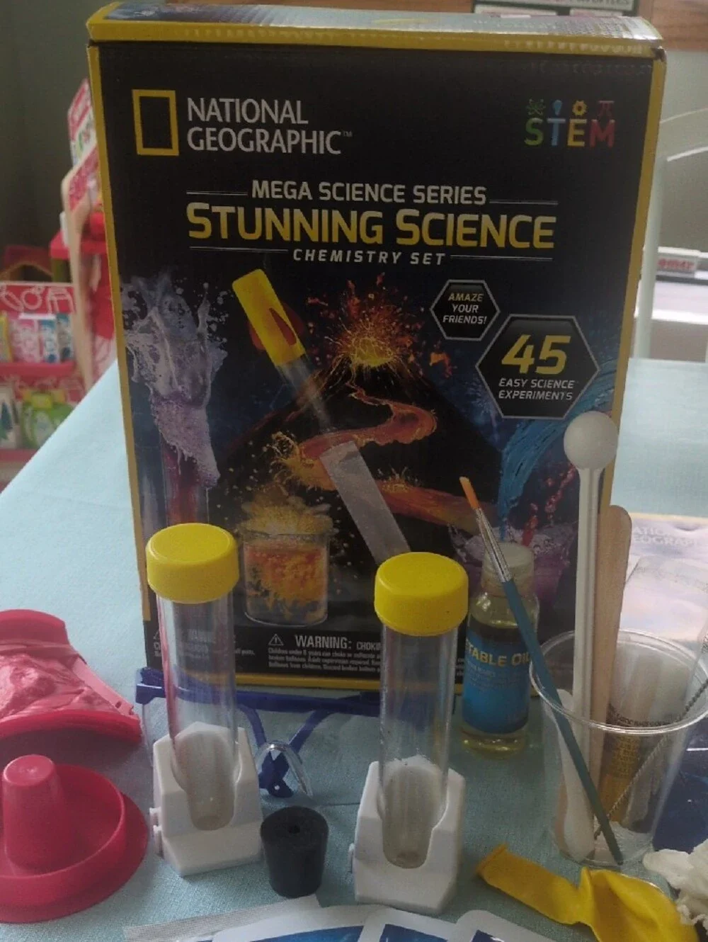 National Geographic Stunning Science Chemistry Set - Yellow, Blue, Purple